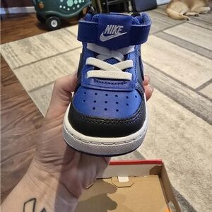 Nike Kids Blue and Black Sneakers